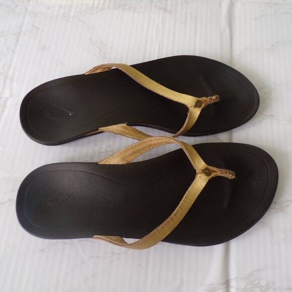 Olukai leather gold flip flops 7 - Picture 3 of 8